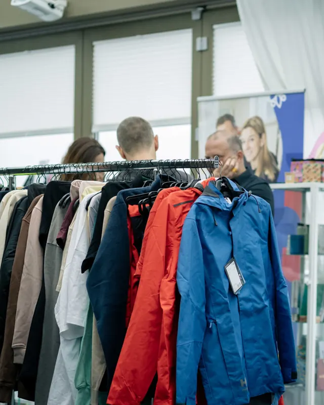 Firemný textil a merch na výstave Vianoce na Dunaji